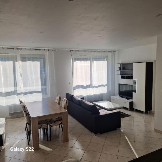 Appartement Spacieux T3 Lumineux Avec Balneo A 5min De La Gare Épinal